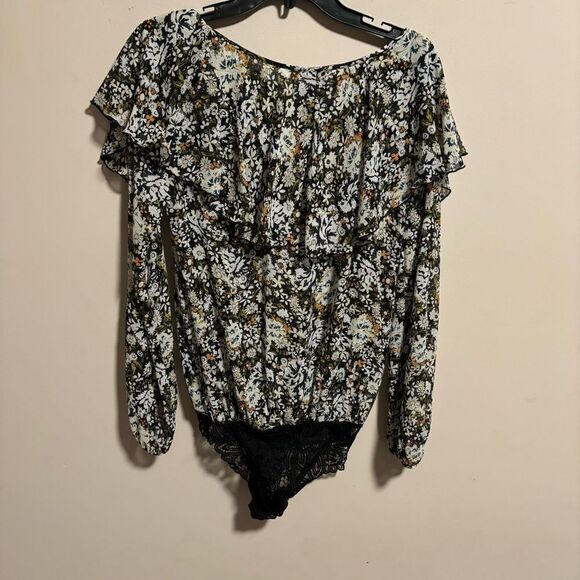 Free People Say It To Me Bodysuit Floral Lace Dolman Bell Sleeve- Size XS - Picture 8 of 11